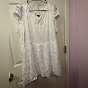 2x Gently loved white lace Torrid short sleeved top